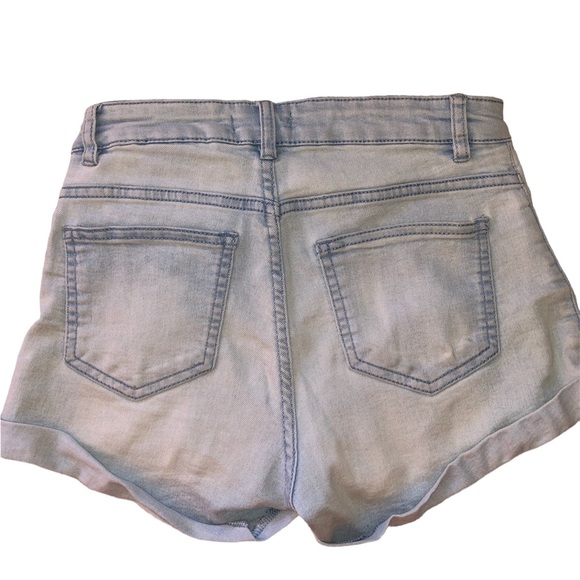 H&M High Rise Shorts - Picture 2 of 3